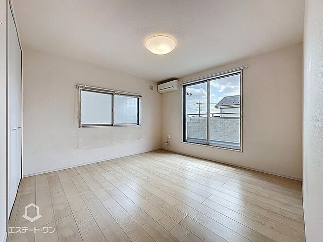 洋室 太田市東長岡町