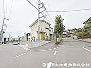 前面道路の幅は広く、見通しもよいので、お子様のいらっしゃるご家庭も安心！