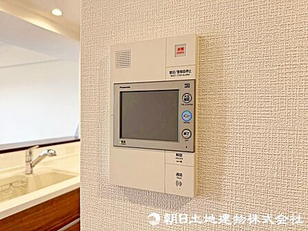 TVモニター付きインターホンで来客者の顔が確認できるので、安心ですね!