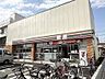 周辺：セブンイレブン足立椿２丁目店まで140m