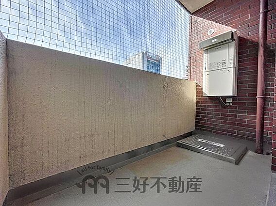 明るい日差しが...