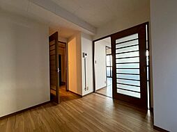 ランディング・モジュール 201 2階2DKのリビング/ダイニング