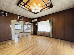 共栄町2丁目　中古戸建 5LDKのリビング/ダイニング