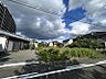 外観：保育園・小学校が徒歩約8分圏内。お子様の足でも安心の距離です。