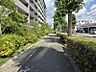 外観：近隣に郵便局や銀行、病院など暮らしに役立つ施設が揃う住み良い住環境です♪