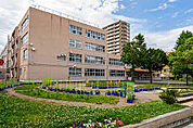 札幌市立平岸小学校 987m