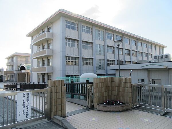 画像22:小学校「富士市立伝法小学校まで1316m」
