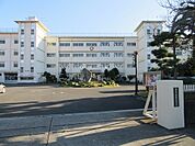 中学校「富士市立富士南中学校まで375m」