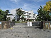 小学校「富士市立田子浦小学校まで1667m」