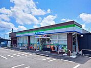 コンビニ「ファミリーマート富士厚原店まで568m」