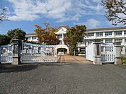 小学校「富士市立岩松北小学校まで1463m」