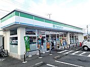 コンビニ「ファミリーマート富士岩松店まで523m」