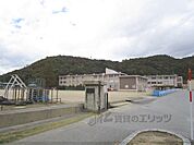 双葉中学校まで1800メートル
