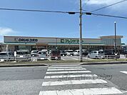 ドラッグユタカ　彦根地蔵店まで950メートル