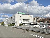 六地蔵総合病院まで1100メートル