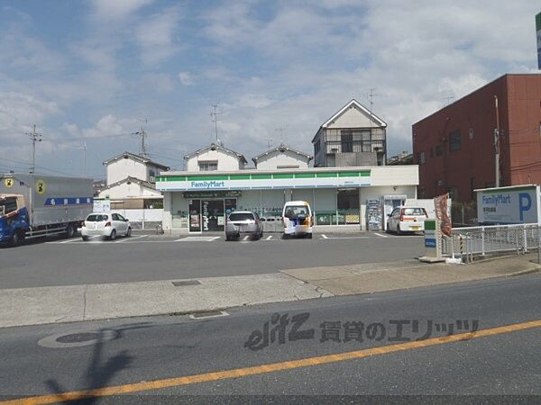 画像24:ファミリーマート　城陽寺田店まで230メートル
