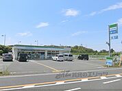 ファミリーマート　木津川台駅前店まで1200メートル