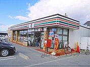 セブンイレブン　木津州見台1丁目店まで110メートル