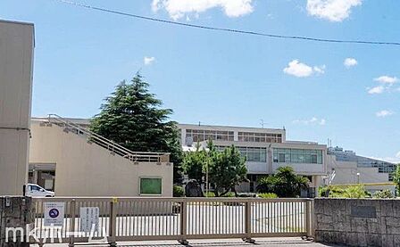千葉市立幸町第三小学校 徒歩5分。 510m