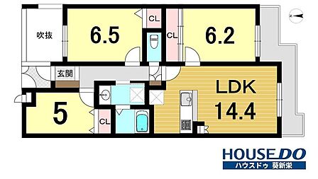 専有面積70.70m2の3LDK。敷地内駐車場1台専用使用権付(車種による・10,000円/月)。