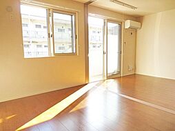 ティルタ サリ 102 1階1LDKのリビング/ダイニング