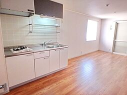 サウスクレスト 102 1階2LDKのリビング/ダイニング