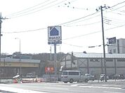 ホームセンターサンハウス自治医大店 402m