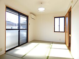 グランパルク B 2階2DKのリビング/ダイニング