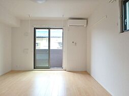 イゾラ 1階ワンルームのリビング/ダイニング