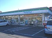 ファミリーマート筑西布川店 567m