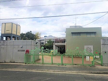 アソカ幼稚園まで約350ｍ/徒歩約5分　個性を尊重した教育を行っている国々を参考にしながら「子どもの感性を豊かに育む人間形成の空間」を軸に子どもの目線に立った環境づくりに努めている