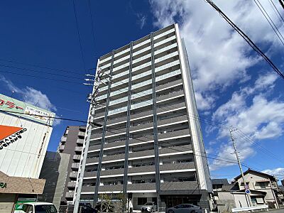 外観:名鉄小牧線「小牧」駅より徒歩約6分の中古マンション。電車を使われるご家族も安心の立地です◎ 外観:名鉄小牧線「小牧」駅より徒歩約6分の中古マンション。電車を使われるご家族も安心の立地です◎