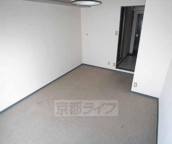 画像17:室内別角度から（床の材質はお部屋によって異なります）