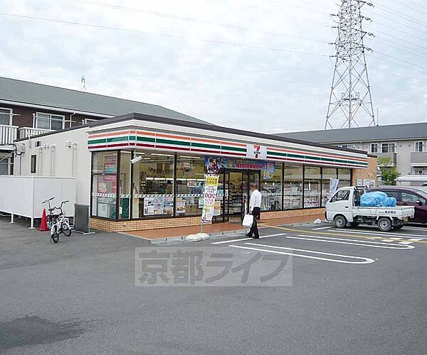 画像30:セブンイレブン京都竹田中内畑町店まで141m 広い駐車場です