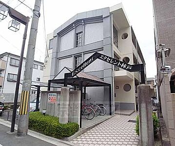 外観：本町通り沿いに建ってます