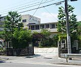 青風和泉幼稚園まで23m 緑のある幼稚園です。