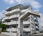 立派な外観のマンションです。