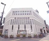 京都中央信用金庫東山支店まで38m 東山三条の南西角です。