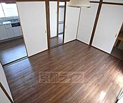 キッチンとつなげて広いリビングに