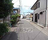 スーパー、コンビニが徒歩五分圏内。