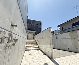 4 / 4