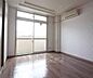 リビング/ダイニング：広々とした部屋です。