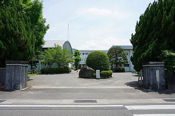 画像17:加茂名小学校まで1900m