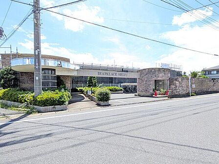 総戸数38戸 RC造4階建ての低層マンション