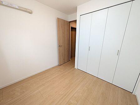子供部屋や仕事部屋として最適な洋室約4.2帖