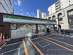 ファミリーマート天六北店 徒歩11分。 820m