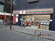セブンイレブン阪急茨木市駅東店 徒歩9分。 670m