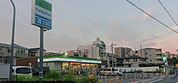 ファミリーマート吹田山手町四丁目店 徒歩9分。 690m