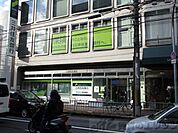 三井住友銀行　茨木支店 徒歩10分。 740m