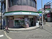 ファミリーマートアムト相川駅前店 徒歩11分。 880m